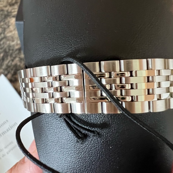 Bulova Women’s Quartz Analog Watch - Picture 5 of 8